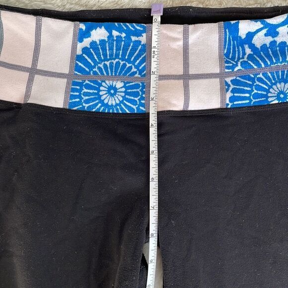 𝅺Lululemon Capris Wide Leg Size 6 - Picture 8 of 9